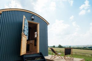 5 Reasons to go glamping